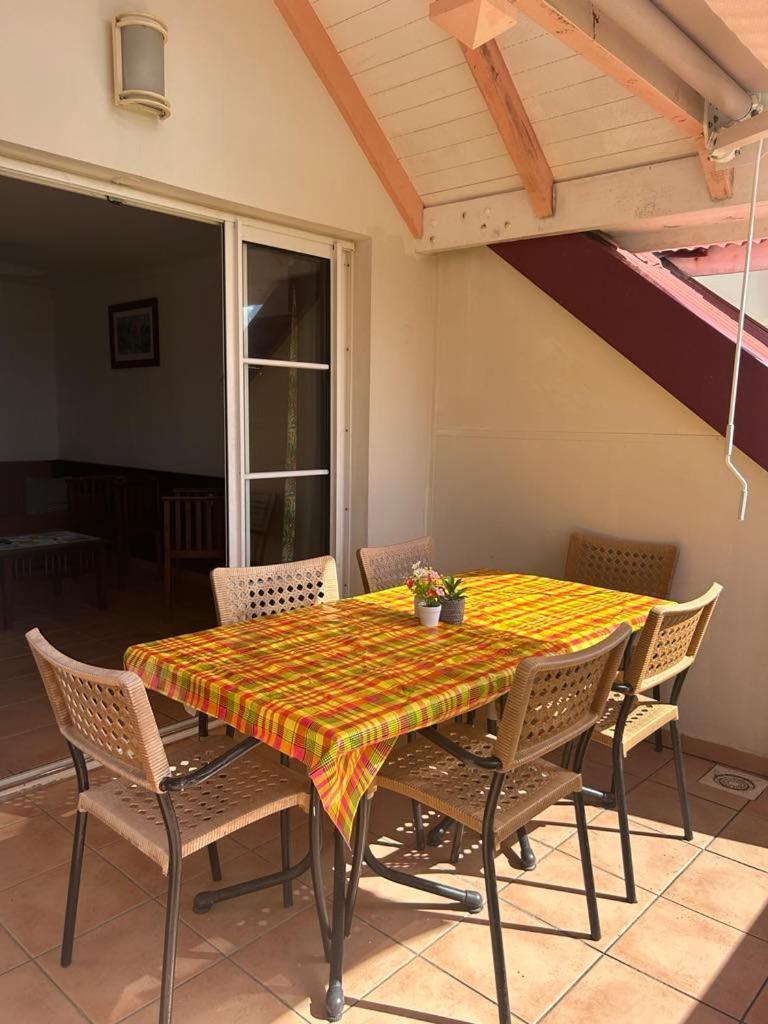Appart T3 Village Vacances Sainte-Anne Courcelles Buitenkant foto