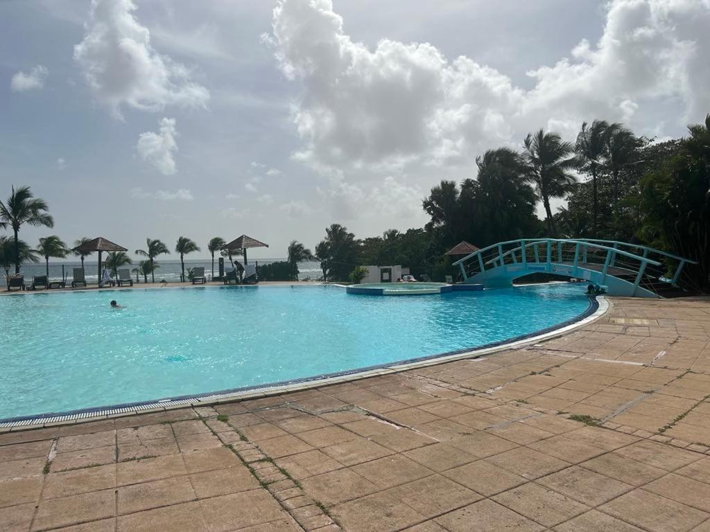 Appart T3 Village Vacances Sainte-Anne Courcelles Buitenkant foto
