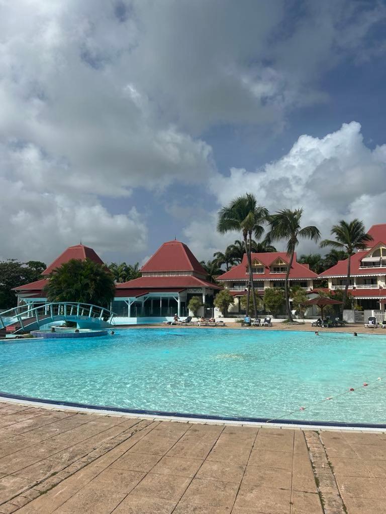 Appart T3 Village Vacances Sainte-Anne Courcelles Buitenkant foto