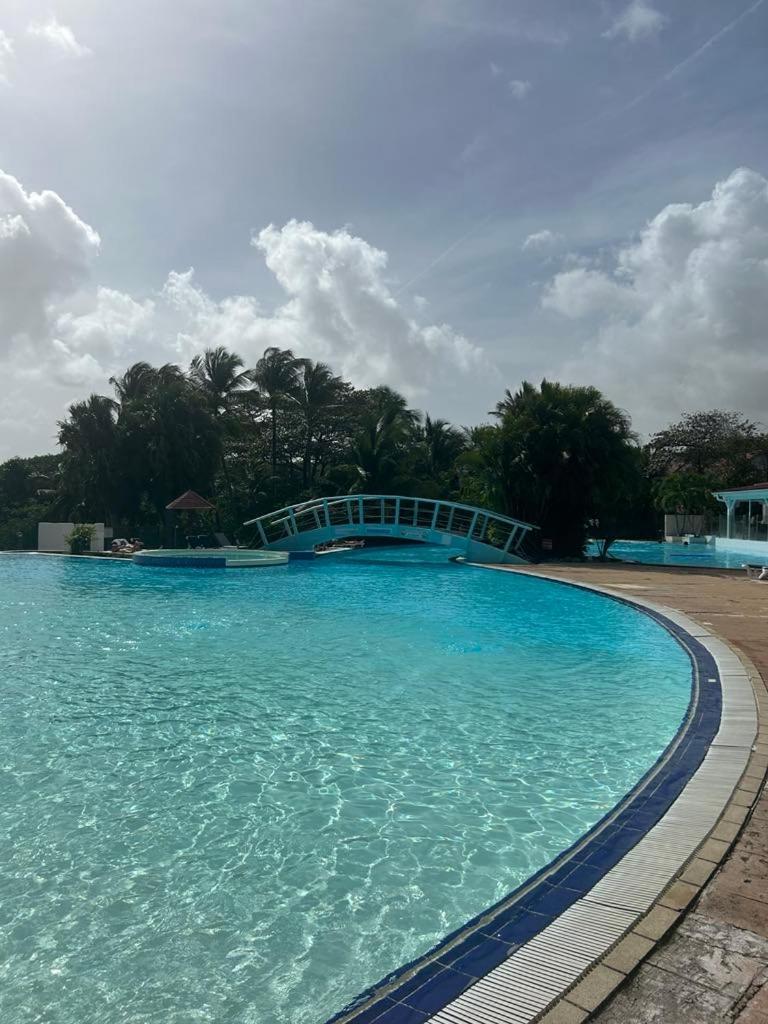 Appart T3 Village Vacances Sainte-Anne Courcelles Buitenkant foto